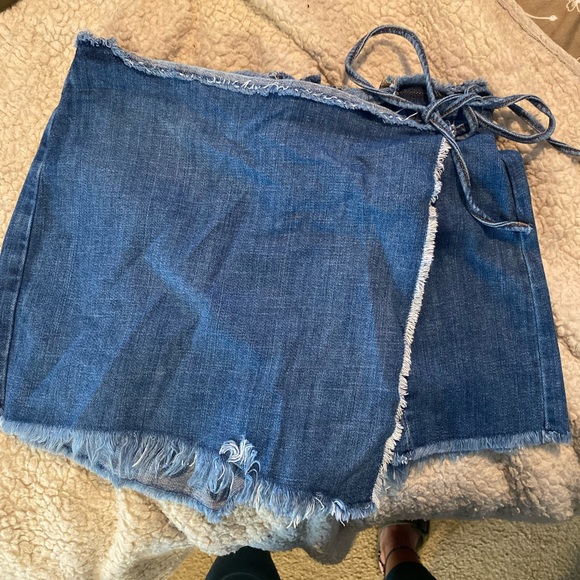 AE Denim Skort, Size 4 - Picture 1 of 5